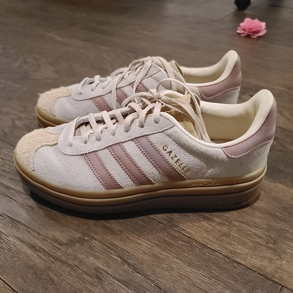 Adidas Gazelle Women's Sneakers - Size 8 - Clay / Gum / White/